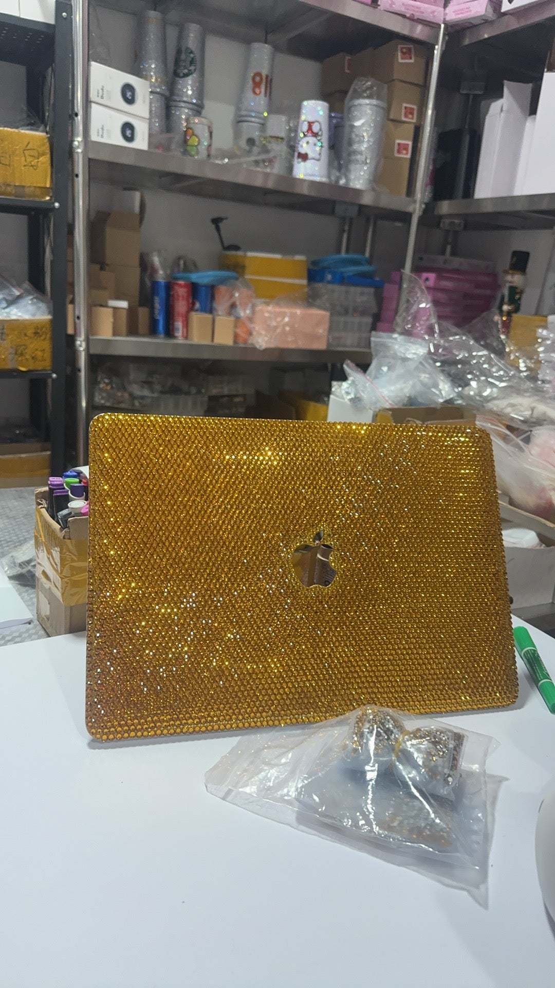 DIAMOND LAPTOP BLING CASE (ONLY FOR APPLE