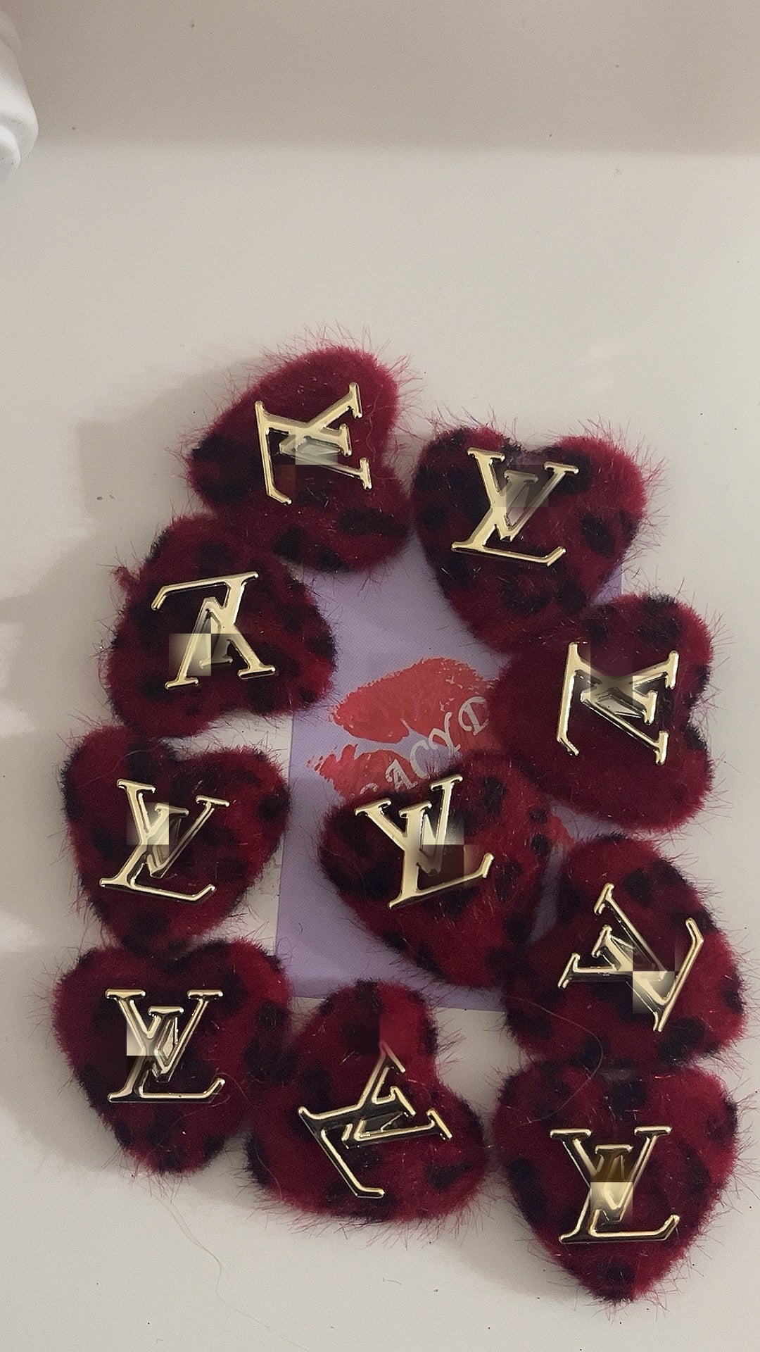 1v red with black fur heart charm 12pcs