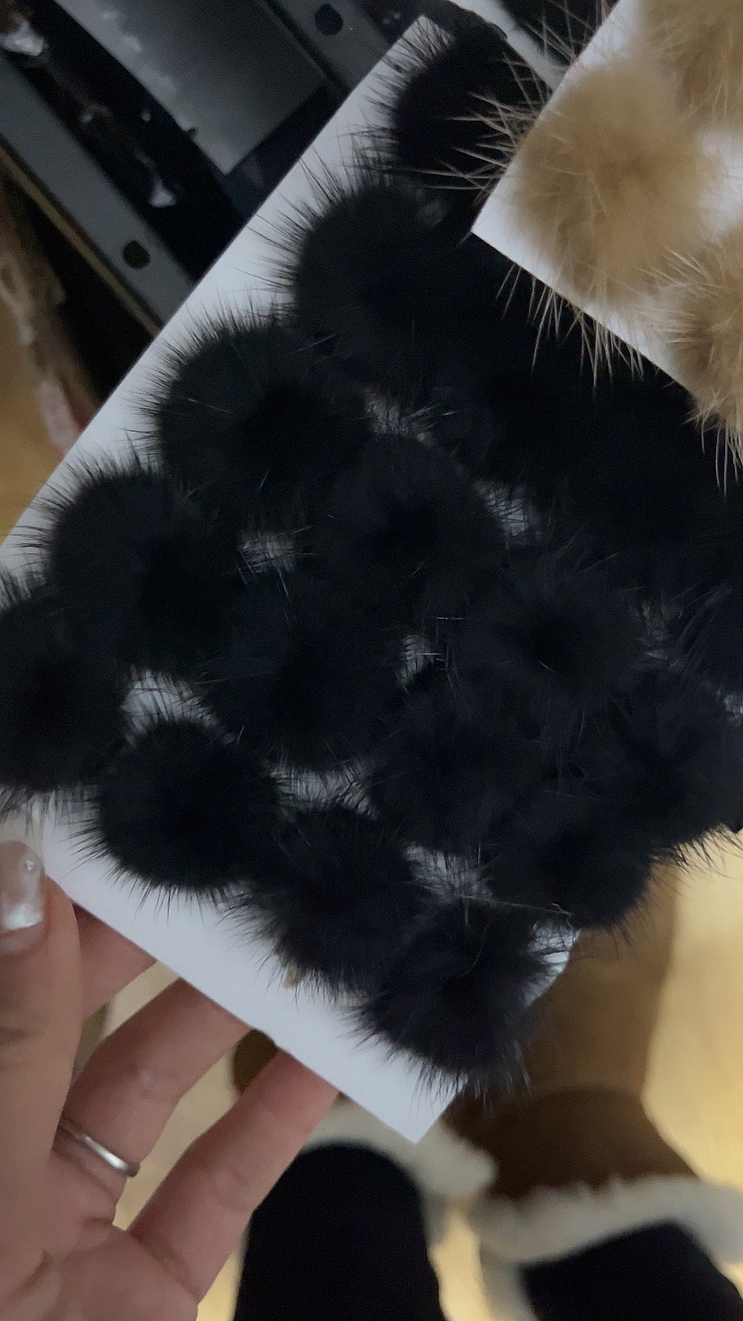 black fur 20pcs